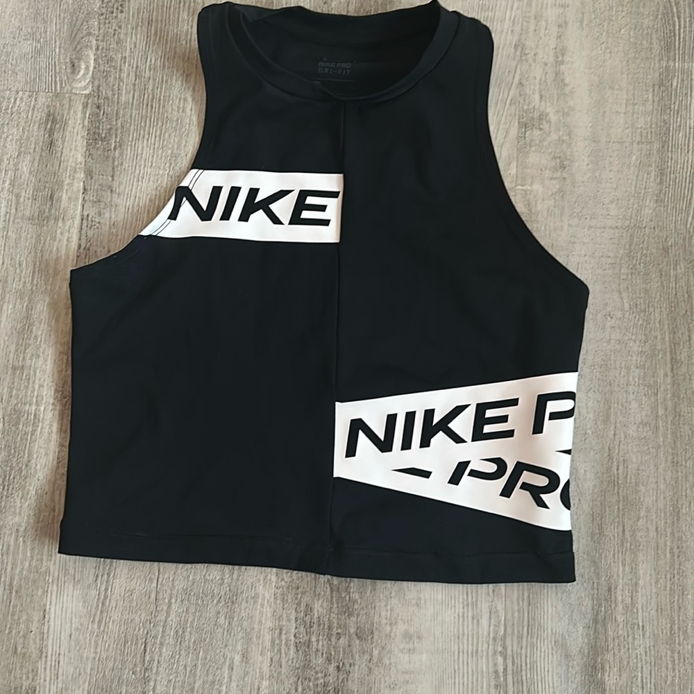 Nike dry fit women’s crop exercise shirt racer back